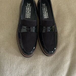 NWOB Mephisto Black Patent Leather Loafers